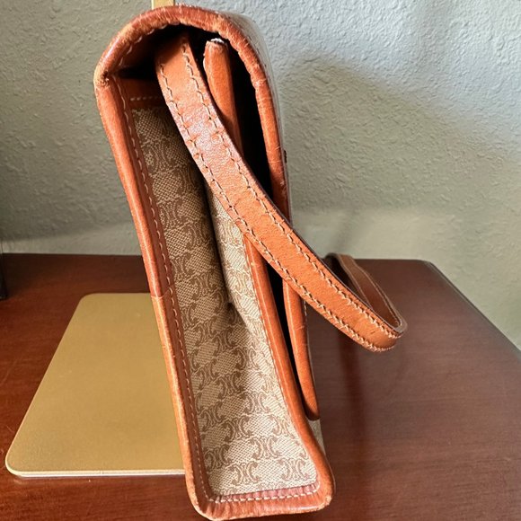 Celine Shoulder Bag/Crossbody Pochette - EUC - Picture 4 of 10